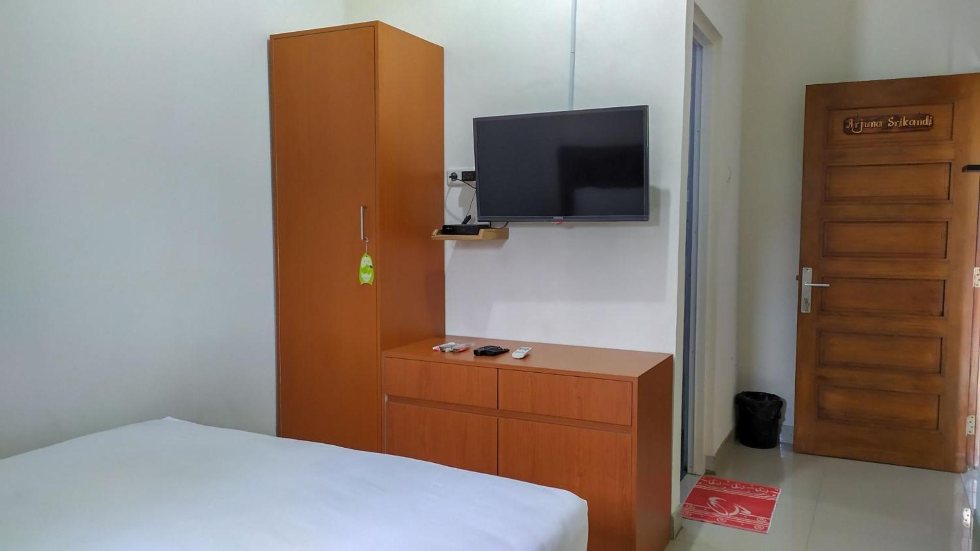 Omah Leren Mitra Reddoorz Near Gembiraloka Zoo Yogyakarta Hotel Exterior photo